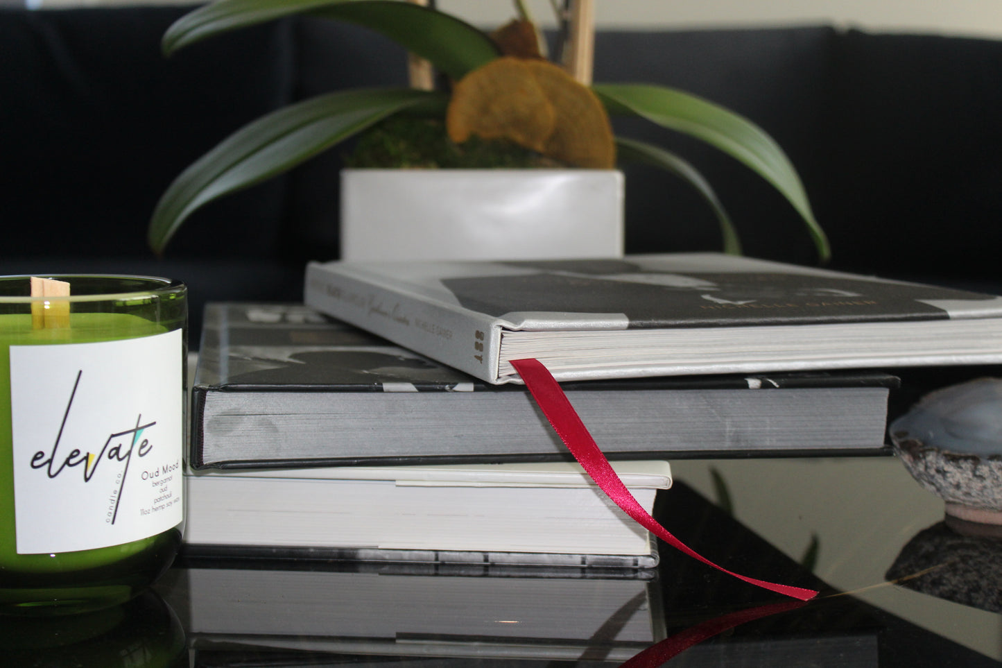 Oud Mood Candle Elevate Candle Company